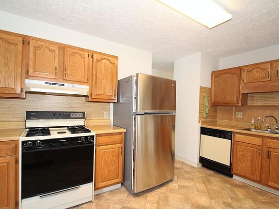 2nd image of 4466 Darley Ct
