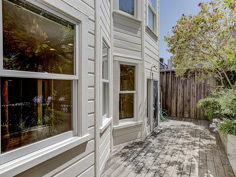 727B Waller St — Photo 18
