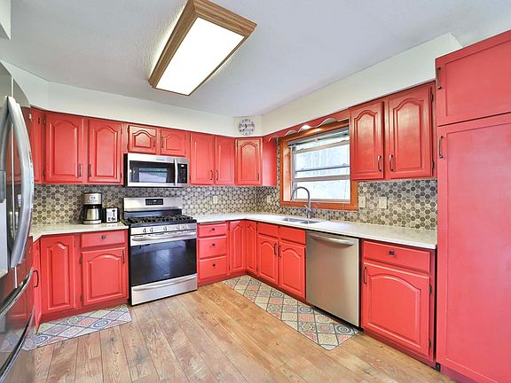 3rd image of 2180 64th St SW