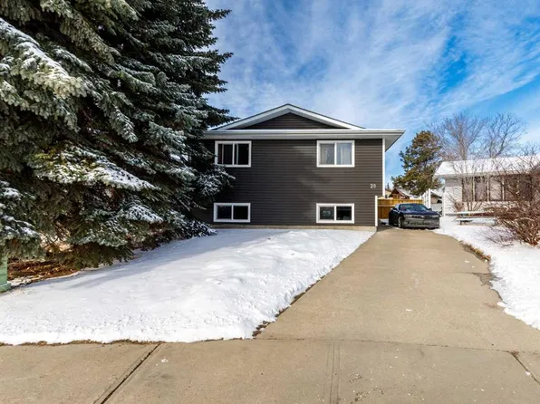 28 NE Goard Close, Red Deer, AB T4P 2M2