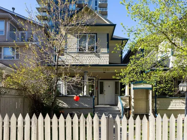 1316 S 15th Ave SW, Calgary, AB T3C 0X7