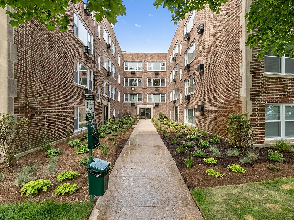 7630-38 N Eastlake Ter