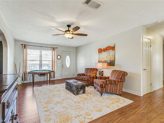 5th image of 202 S Cherry Ln