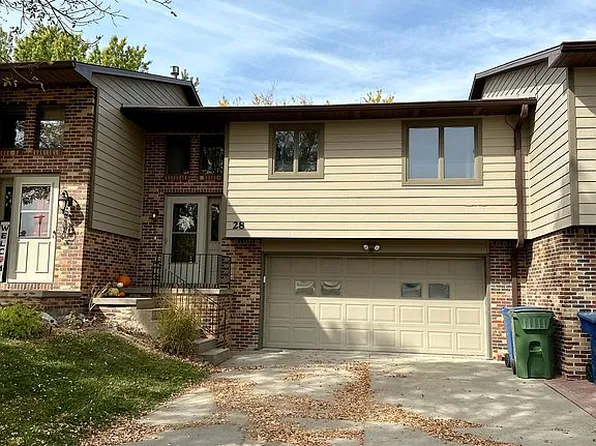 28 E 48th St, Kearney, NE 68847