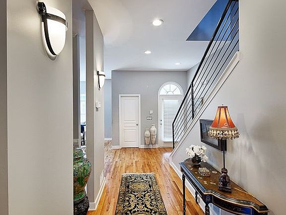 Open and bright floor plan
