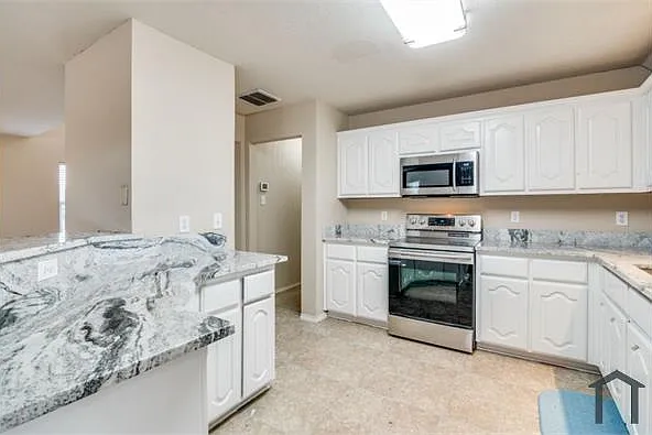 2725 Marsha Ln — Photo 5