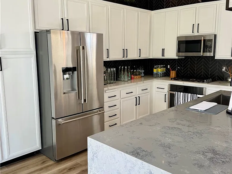 10317 Summer River Ave — Photo 18