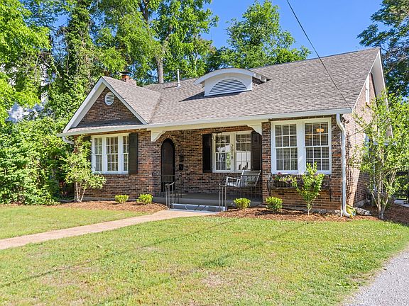 4th image of 2018A Sweetbriar Ave #A