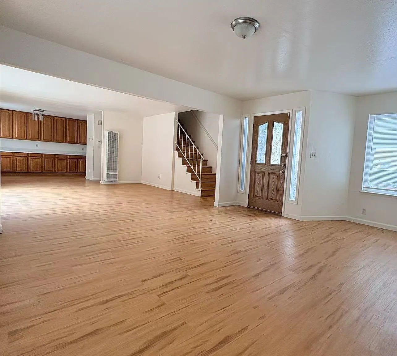 3 bed, 1.5 bath, 2100 sqft, $3,550 — Photo 3