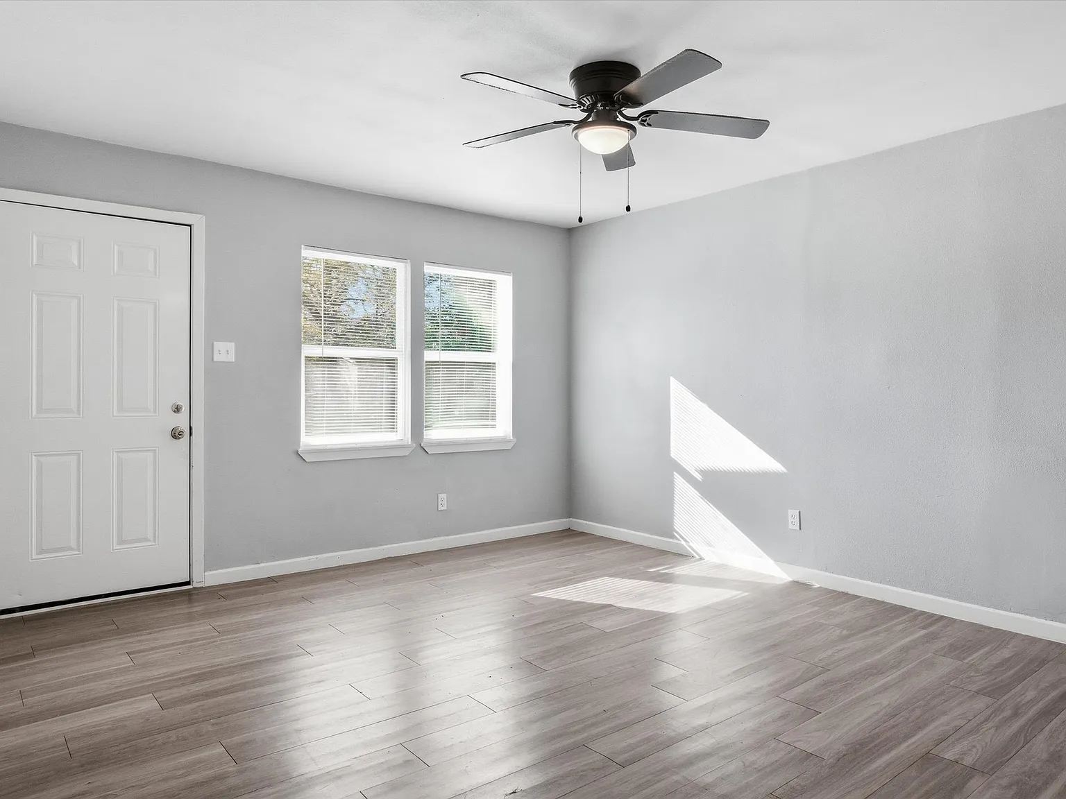 3 bed, 1225 sqft, $1,500 — Photo 4