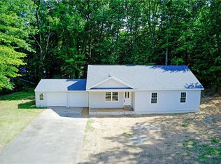 77 Chester Ln, Pennellville, NY 13132