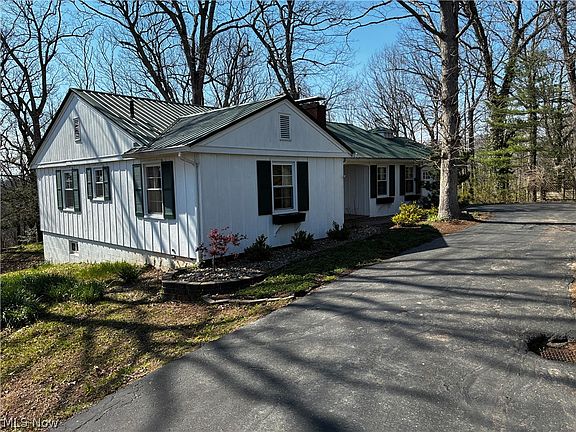 2nd image of 118 Hillcrest Dr