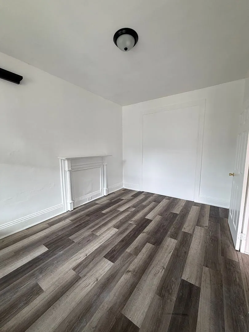 Student Housing -- 6 Bedroom Townhome by York College — Photo 4