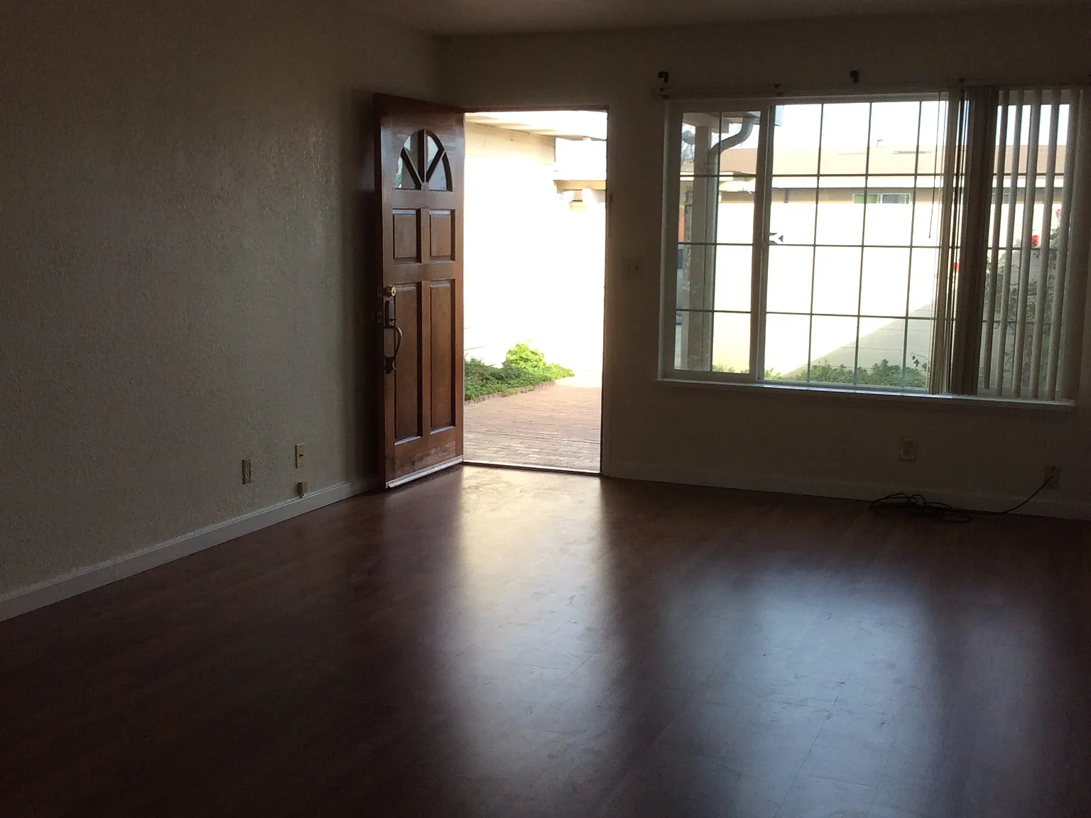 4 bed, 1260 sqft, $4,200 — Photo 2