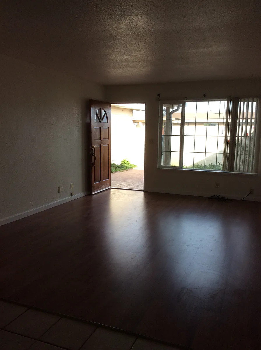 Building Photo - 526 Calaveras Dr
