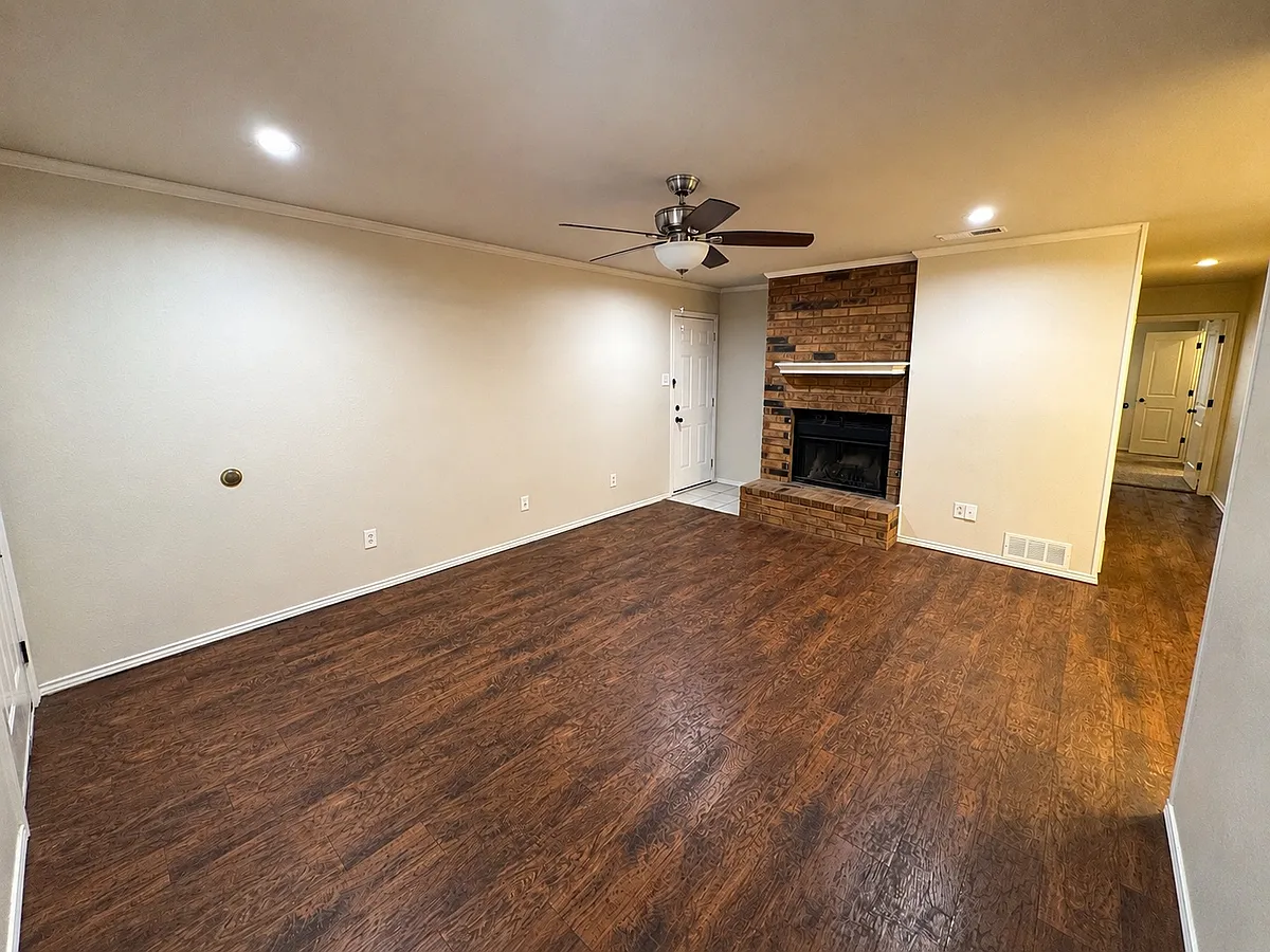 Building Photo - 9704 Orlando Ave #B