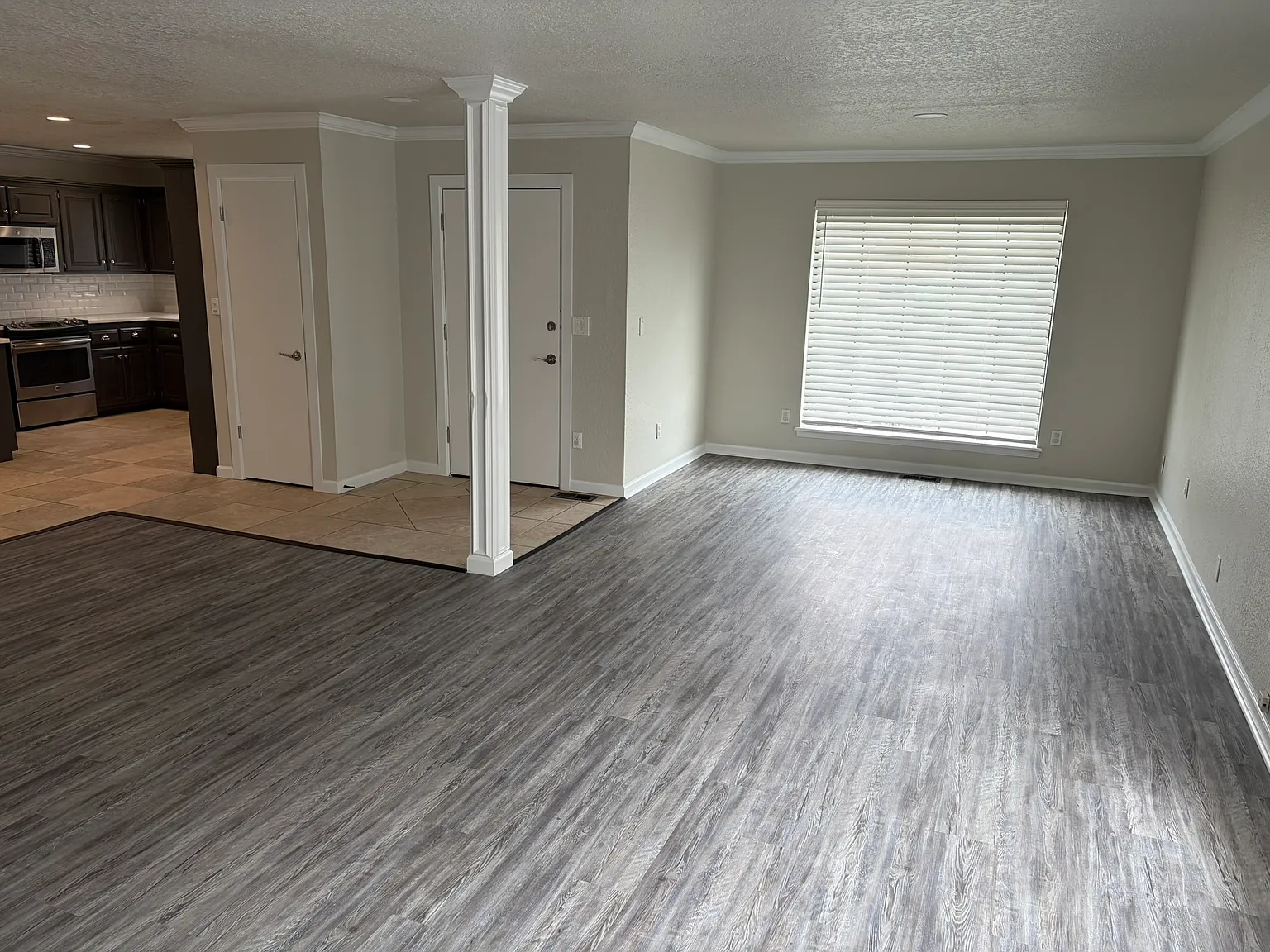 3 bed, 2221 sqft, $1,950 — Photo 3