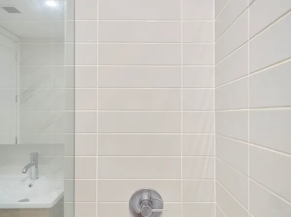 82 4th Avenue image 11 of 27