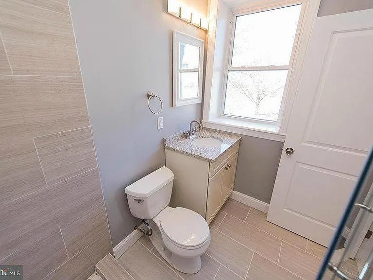 28 K St NW #B — Photo 6