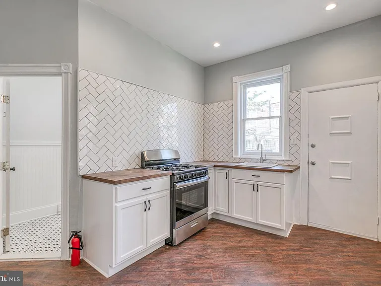 5009 Catherine St #1 — Photo 5