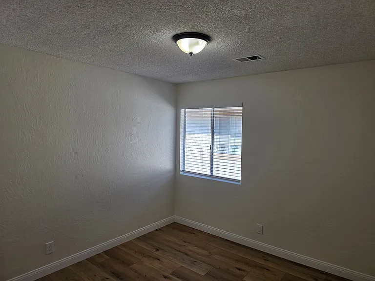 TUS1120 — Photo 16
