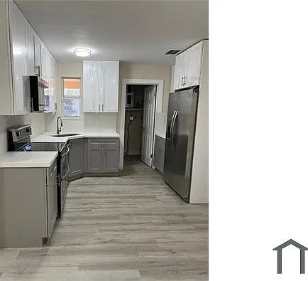 885 NE 133rd St — Photo 2