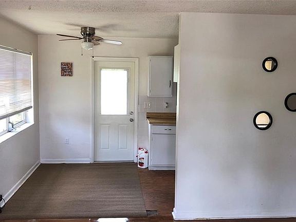 4th image of 8401 Bumford Ave