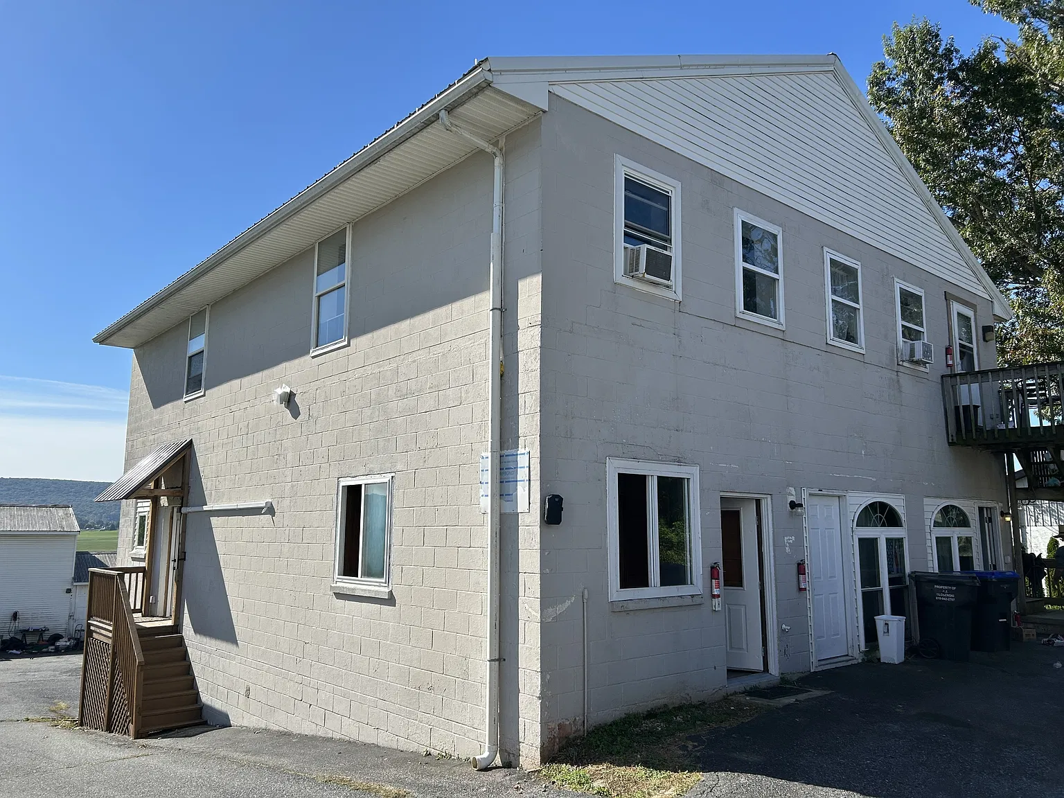 1538 Main St — Photo 2