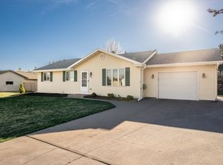 309 S Spruce St, Hortonville, WI 54944
