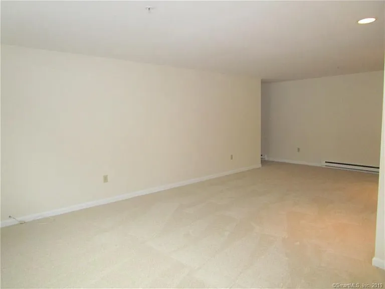 14 Newtown Rd #B12 — Photo 6
