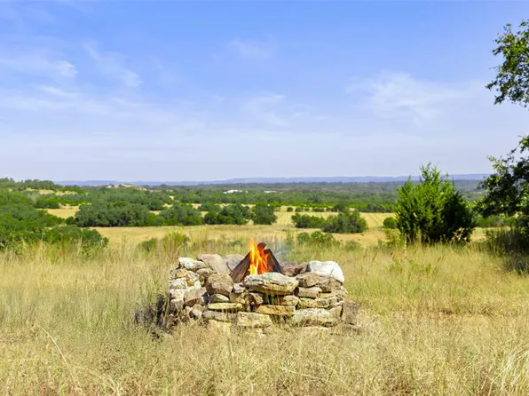 1655 N Walnut Springs Rd, Johnson City, TX 78636