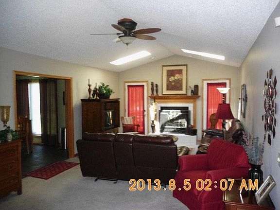 4th image of 67 Thornhill Dr