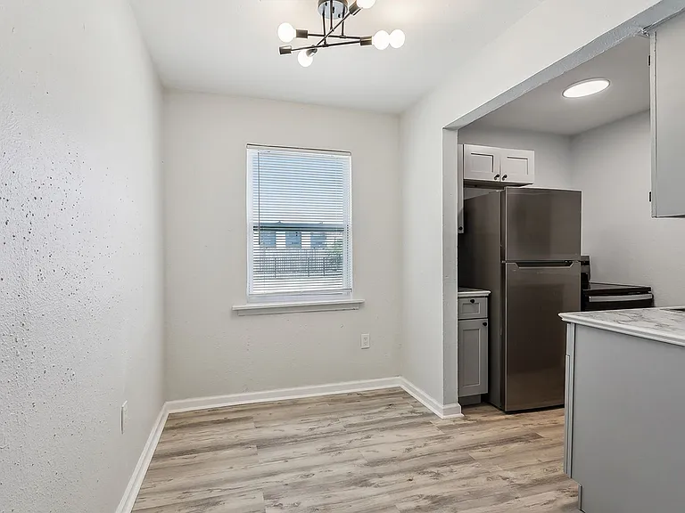 938 Brown Ave #103 — Photo 6