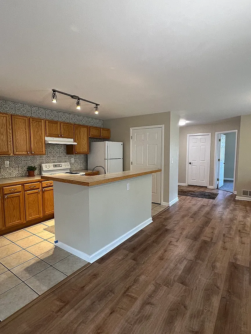 3 bed, 1400 sqft, $2,550 — Photo 3
