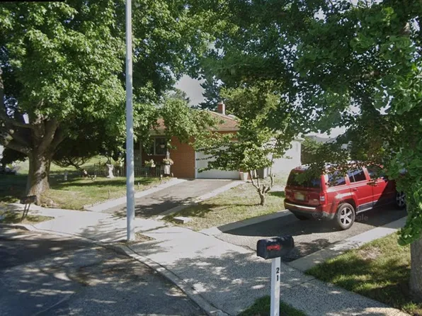 23 Vera Cruz Ct, Toms River, NJ 08757