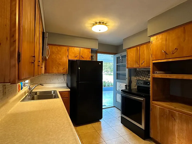 1400 Carolina Ave — Photo 6