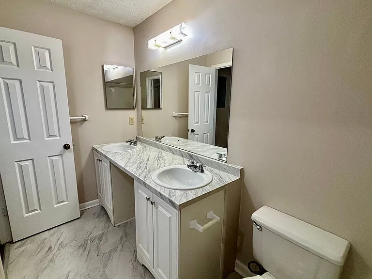 3841 Woodridge Way — Photo 15