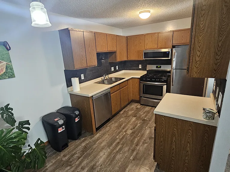 6284 Kahler Dr NE — Photo 2