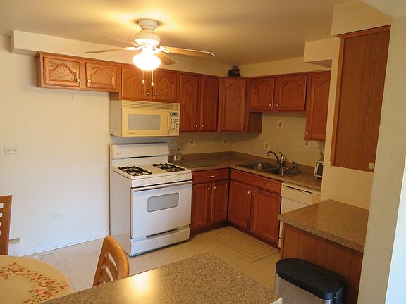 5th image of 10911 S Lloyd Dr APT 10