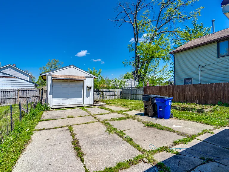 12512 McGowan Ave — Photo 2