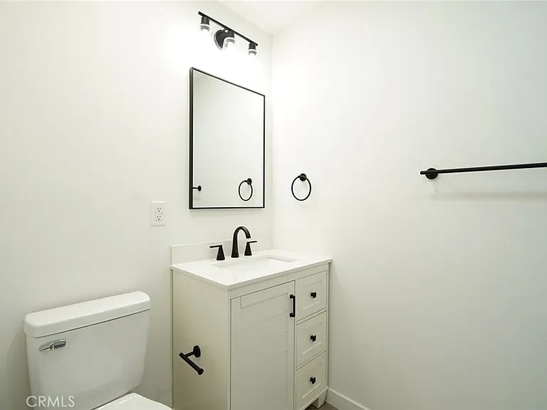 4811 Charlotte Way — Photo 28