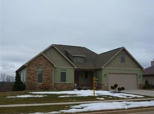 313 Oriole Ln, Cambridge, WI 53523