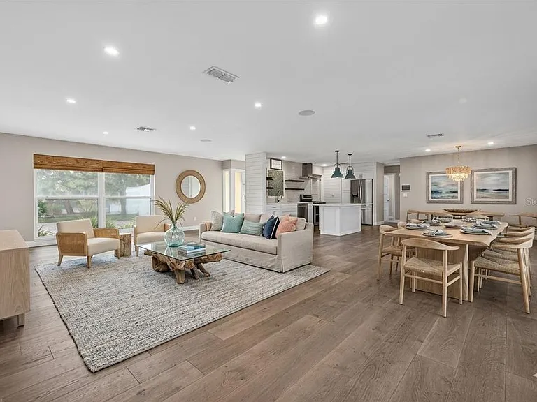 4200 Beach Dr SE — Photo 3