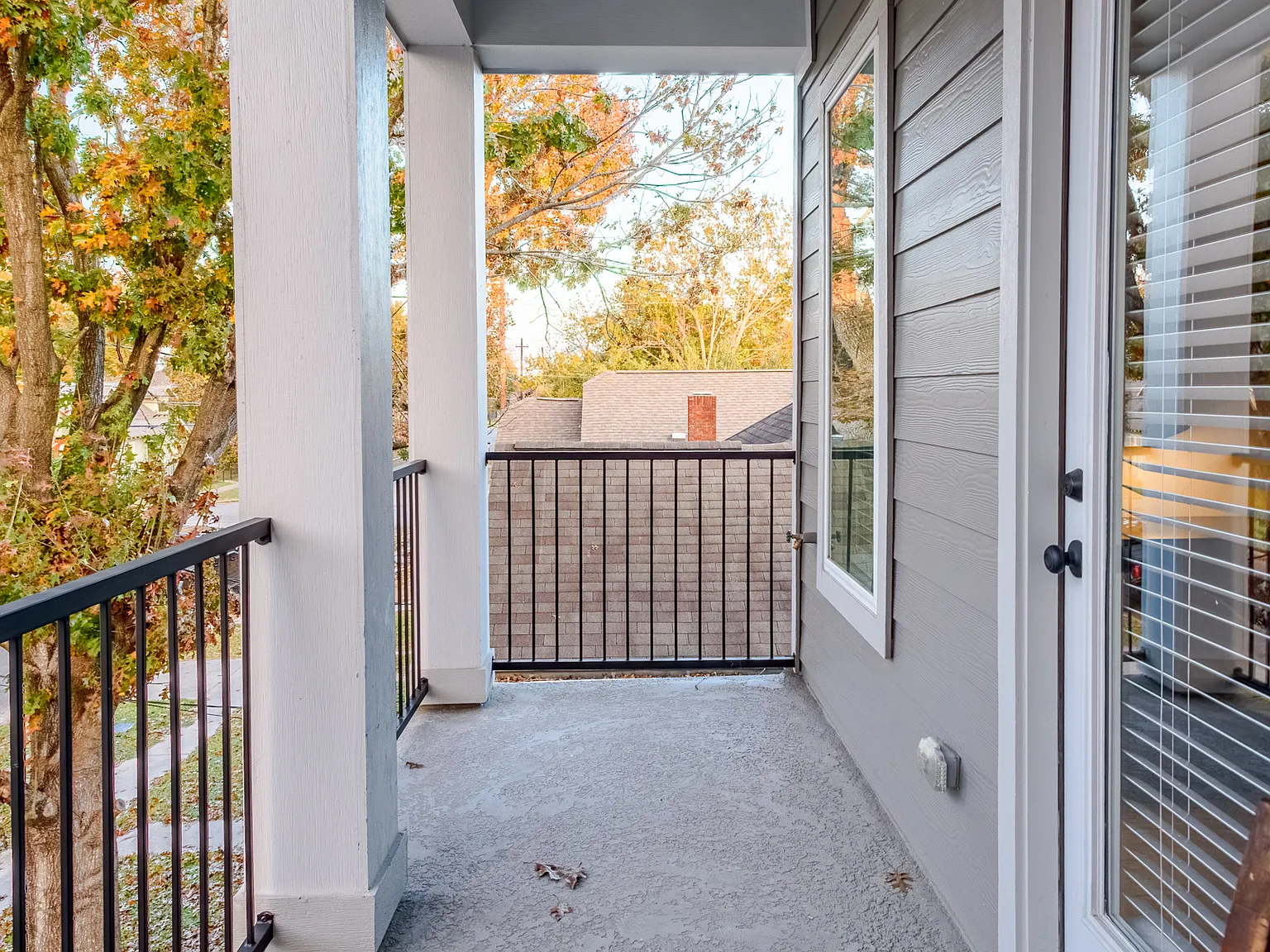 1109 Robbie St — Photo 2
