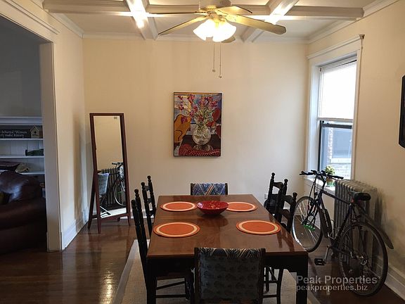 3rd image of 457 W Belmont Ave