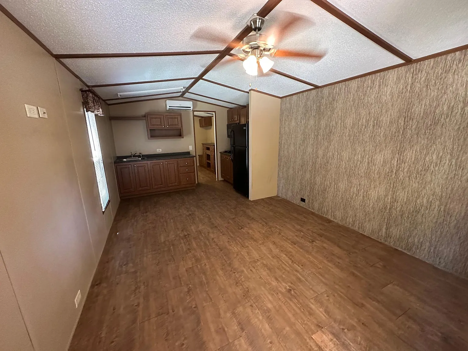 267 E Rogers St — Photo 3