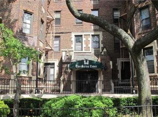 2 Spruce St APT 6H, Great Neck, NY 11021