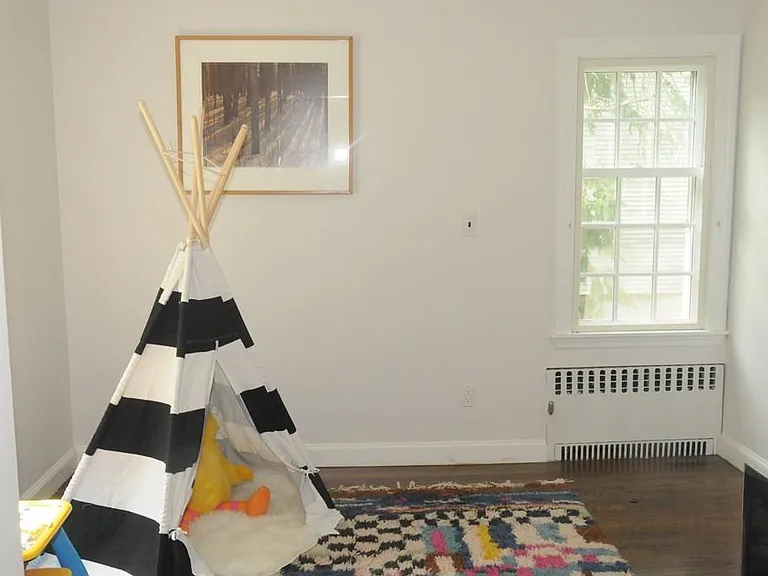 106 Upland Ave — Photo 7