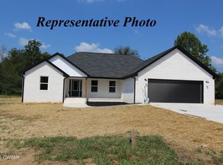 440 Oak Point Dr, Lexington, TN 38351