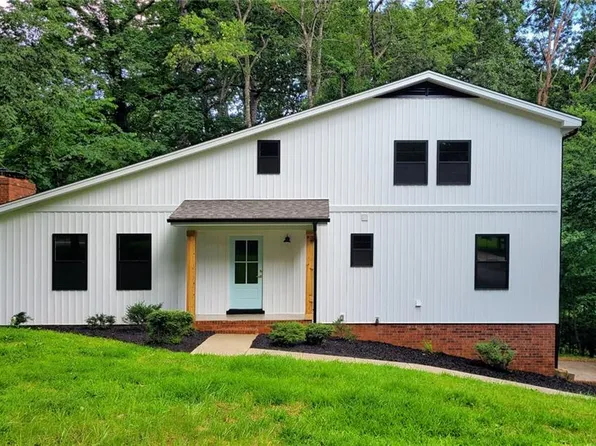 1628 Eagle Crest Dr, Pfafftown, NC 27040